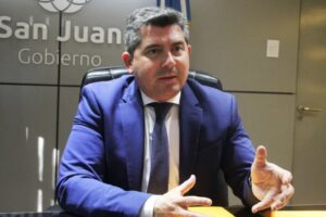 Orrego da a las mineras m&aacute;s que Milei, cedi&oacute; soberan&iacute;a a una multinacional
